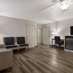 Large Queen Room