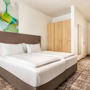 Standard Twin Room Mobility accessible