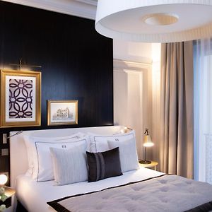 Boutique Room