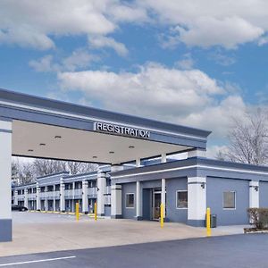 Days Inn By Wyndham Fredericksburg North