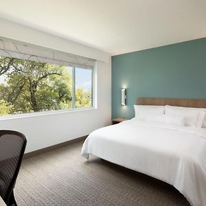 One-Bedroom King Suite