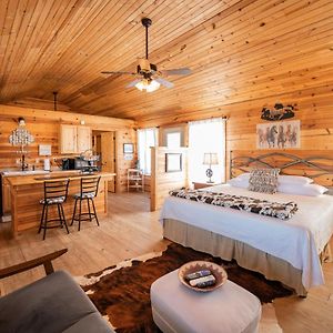 One-Bedroom Cabin