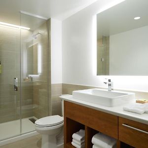 One-Bedroom King Suite