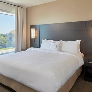 One-Bedroom King Suite Hearing accessible