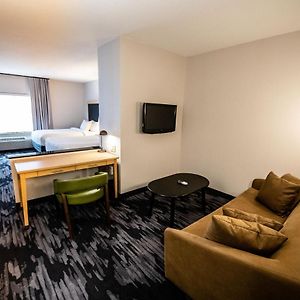 Deluxe  Queen Suite Hearing accessible