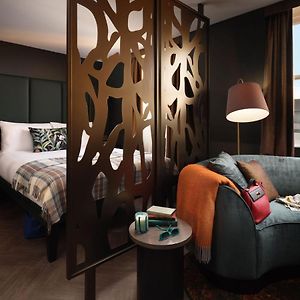 Club King Room