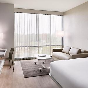 Corner King Guest Room
