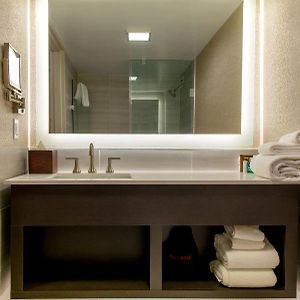 Premium Queen Room