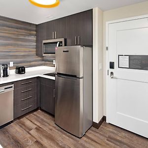 One-Bedroom King Suite