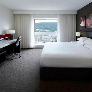 Club King Room
