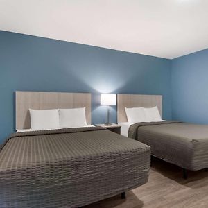 Queen Suite Mobility accessible