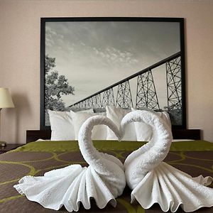 One-Bedroom King Suite