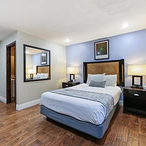 Queen Suite
