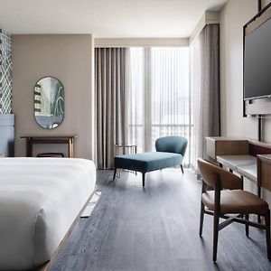 Corner King Room