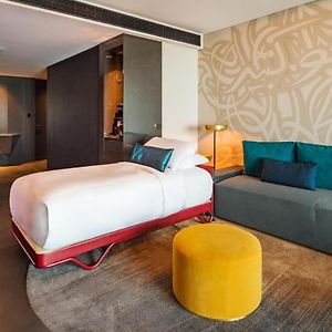 One-Bedroom Beach King Suite