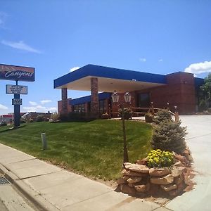Inn At The Canyons