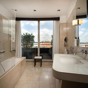 Premium King Room
