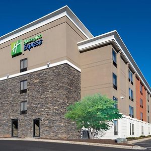 Holiday Inn Express & Suites Greensboro - I-40 Atwendover By Ihg