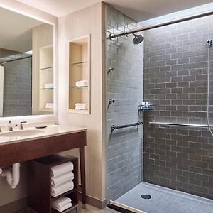 Tradition King Room Mobility or hearing accessible