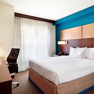 One-Bedroom Queen Suite