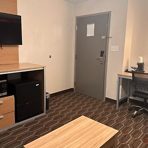 One-Bedroom King Suite