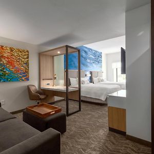 Queen Suite