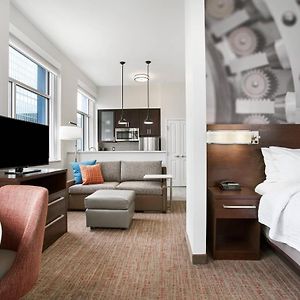 King Studio Suite