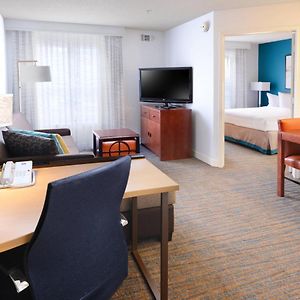 One-Bedroom Queen Suite