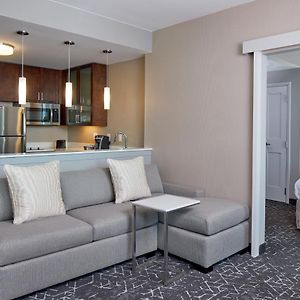 One-Bedroom King Suite