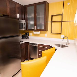 One-Bedroom King Suite