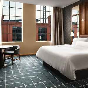 Deluxe  King Room Hearing accessible