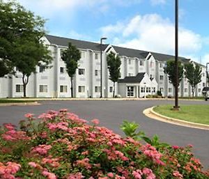 Microtel Inn & Suites By Wyndham Madison East