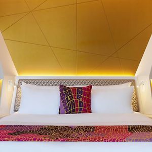 Lower Floors King Room