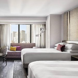 Lower Floors Queen Room Hearing accessible