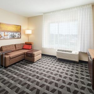 One-Bedroom Queen Suite