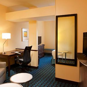 Executive  Studio Suite Mobility or hearing accessible