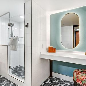 Queen Room Hearing Accesible