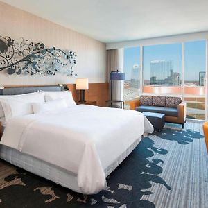 Tradition King Room Mobility or hearing accessible