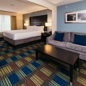 King Suite Mobility accessible
