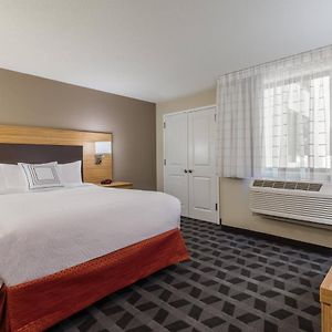 One-Bedroom King Suite
