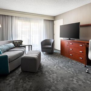 One-Bedroom King Suite Mobility or hearing accessible