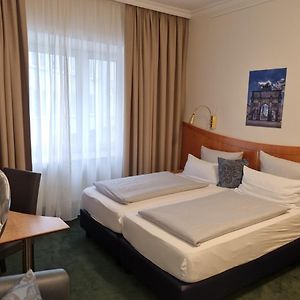 Large Twin Room
