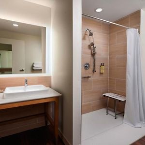 One-Bedroom King Suite