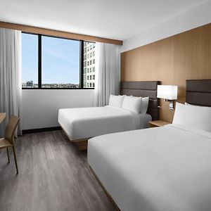 Upper Floors Guest Room