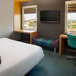 King Room Mobility accessible