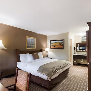 Classic Queen Room
