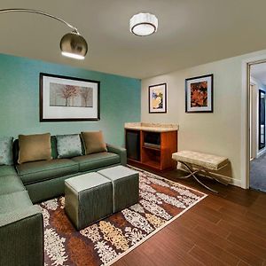 One-Bedroom Junior Suite