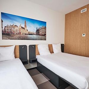 Family triple room
