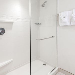 One-Bedroom King Suite Mobility accessible