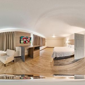 Family King Suite